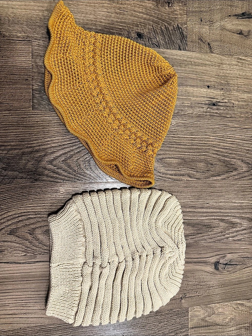 Rustic Works Knit Accessories Set in Orange & Cream New